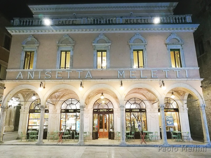 Caffè-storico-Meletti-di-Ascoli-Piceno-facciata